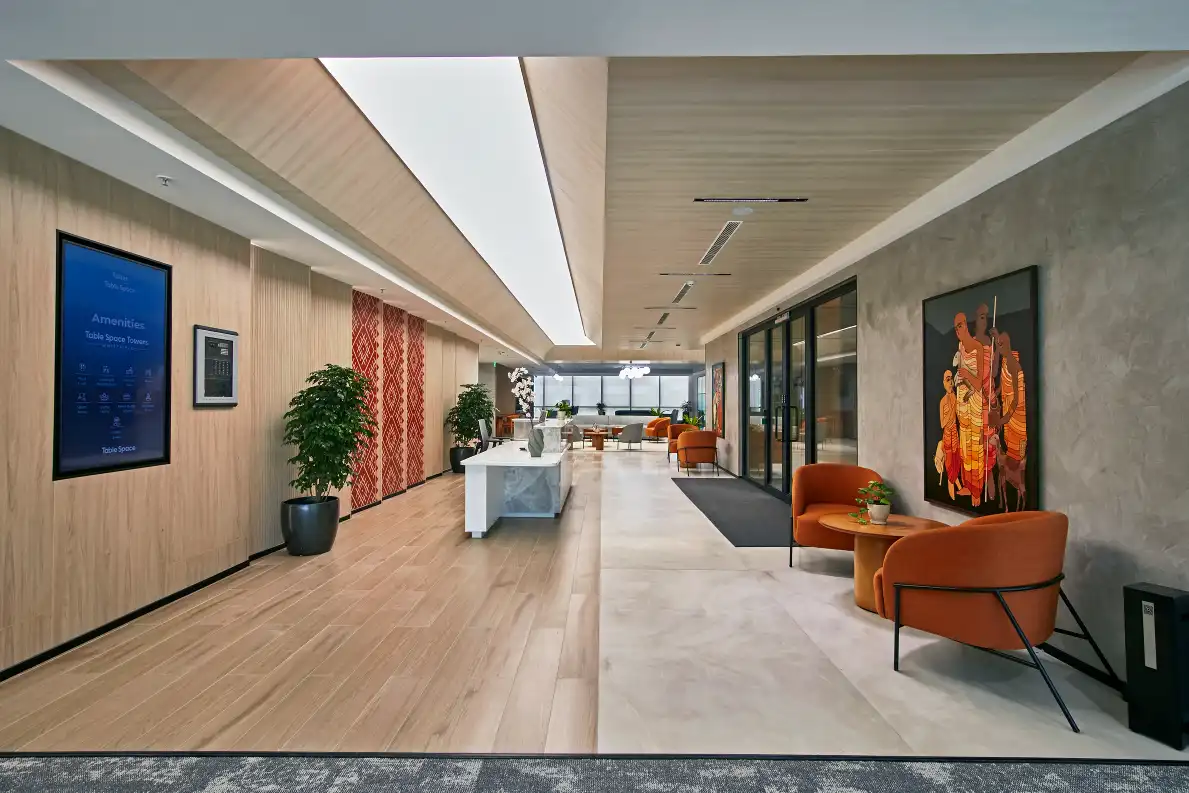 An open managed office area by Table Space